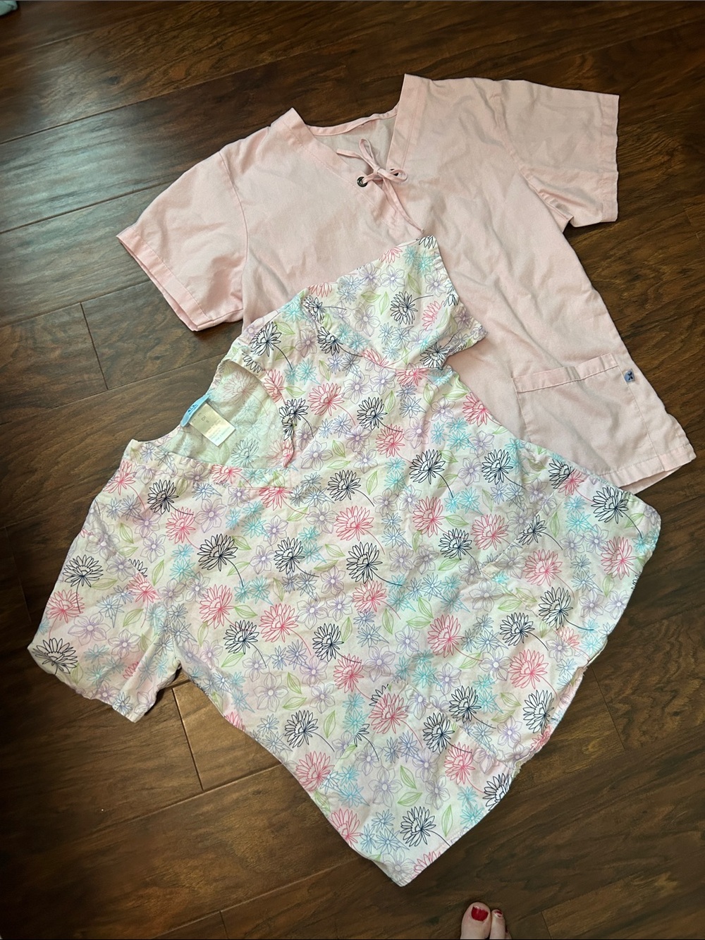 Women’s Pastel Floral & Light Pink Short Sleeve Scrub Tops - 2-Pack Small
